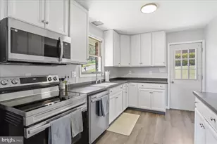 609 Wellington Ln, Cumberland, MD 21502 - Photo 8