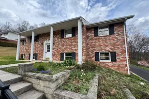 609 Wellington Ln, Cumberland, MD 21502 - Photo 1