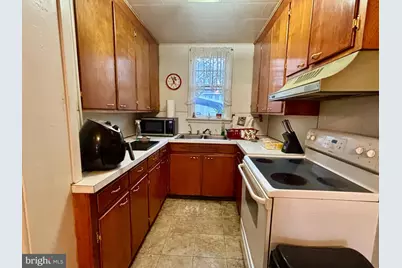 8 S Massachusetts Avenue, Cumberland, MD 21502 - Photo 6