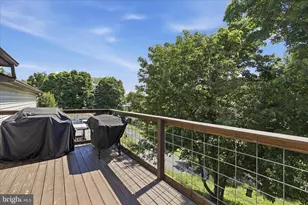 10110 Hillcrest Dr, Cumberland, MD 21502 - Photo 14