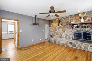 45 New Hampshire Ave, Cumberland, MD 21502 - Photo 8