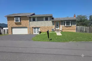 813 White Ave, Cumberland, MD 21502 - Photo 2