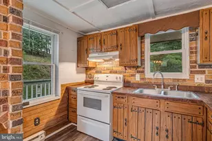 710 Golden Ln, Cumberland, MD 21502 - Photo 4