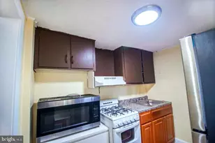 8608 Chestnut Oak Rd, Parkville, MD 21234 - Photo 10