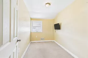 2743 Kirkleigh, Dundalk, MD 21222 - Photo 2