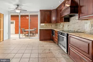 19 Coldwater Ct, Towson, MD 21204 - Photo 8