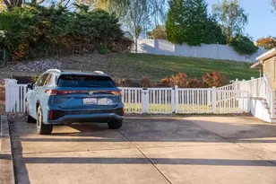 8006 Woodhaven Ct, Baltimore, MD 21237 - Photo 4