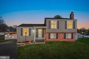 6 New Kent Ct, Catonsville, MD 21228 - Photo 2