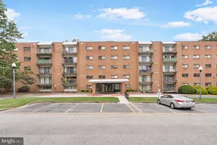 7202 Rockland Hills Dr, Baltimore, MD 21209 - Photo 1