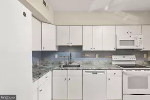 7202 Rockland Hills Dr, Baltimore, MD 21209 - Photo 10