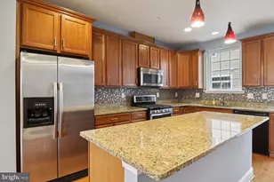 11 Gardenside Pl, Towson, MD 21286 - Photo 10