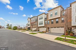 244 Hickory Holw Ct, Cockeysville, MD 21030 - Photo 2