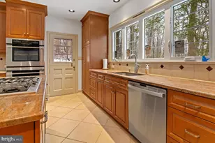 7 Caveswood Ln, Owings Mills, MD 21117 - Photo 14