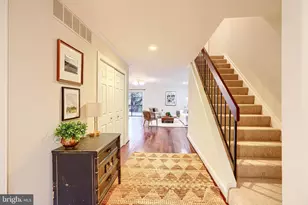 8223 Ruxton Crossing Ct, Towson, MD 21204 - Photo 2