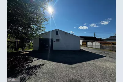 15 S Marlyn Avenue, Essex, MD 21221 - Photo 4