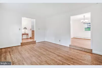 8205 Robin Hood Court, Towson, MD 21204 - Photo 6