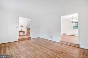 8205 Robin Hood Ct, Towson, MD 21204 - Photo 6