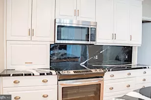 6907 Jones View Dr, Baltimore, MD 21209 - Photo 1