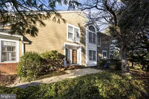 124 River Oaks Cir, Pikesville, MD 21208 - Photo 2