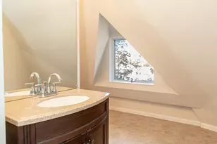 811 Cedar Ave, Essex, MD 21221 - Photo 14