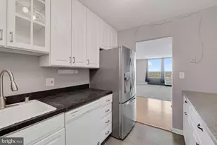 205 E Joppa Rd, Towson, MD 21286 - Photo 16