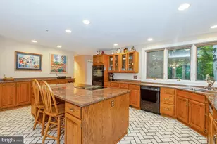 8 Jenny Ln, Pikesville, MD 21208 - Photo 12