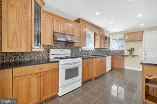 910 Prestwood Rd, Catonsville, MD 21228 - Photo 14