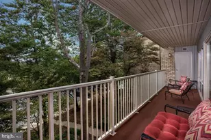 8 Knoll Ridge Ct, Baltimore, MD 21210 - Photo 2