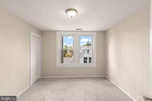 240 Burke Ave, Towson, MD 21286 - Photo 14