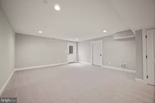 9436 Ridgely Ave, Baltimore, MD 21234 - Photo 34