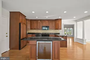 1112 Hampton Garth, Baltimore, MD 21286 - Photo 20