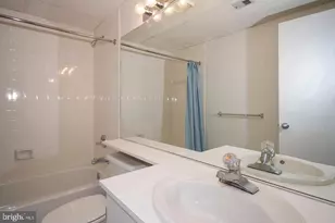 7202 Rockland Hills Dr, Baltimore, MD 21209 - Photo 10