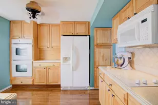 144 E Orange Ct, Parkville, MD 21234 - Photo 6