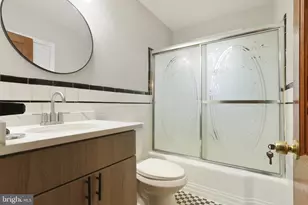 7604 Queen Anne Dr, Parkville, MD 21234 - Photo 14