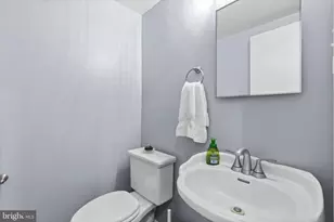 23 Oak Shadows Ct, Baltimore, MD 21228 - Photo 16