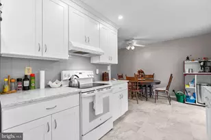 23 Oak Shadows Ct, Baltimore, MD 21228 - Photo 14