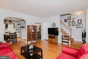 318 Westshire Rd, Baltimore, MD 21229 - Photo 10