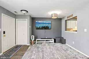 27 Royalty Cir, Owings Mills, MD 21117 - Photo 4