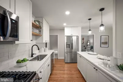 323 Stratford Road, Baltimore, MD 21228 - Photo 8