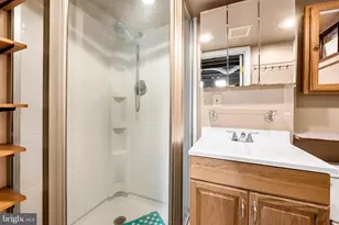 9 Wilfred Ct, Towson, MD 21204 - Photo 32