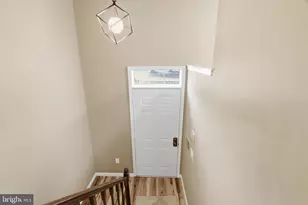 2 Valley Crossing Cir, Cockeysville, MD 21030 - Photo 4