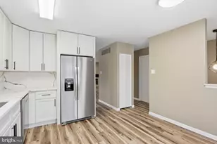 2 Valley Crossing Cir, Cockeysville, MD 21030 - Photo 16