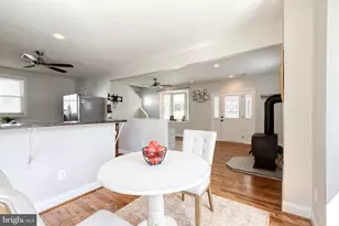 4 Holmes Ave, Catonsville, MD 21228 - Photo 8