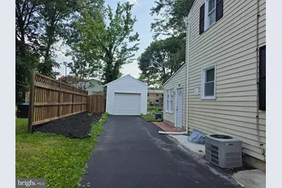 2029 Norhurst Way S, Catonsville, MD 21228 - Photo 2