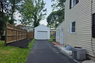 2029 Norhurst Way S, Catonsville, MD 21228 - Photo 2