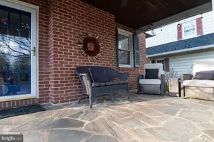 425 Woodbine Ave, Towson, MD 21204 - Photo 2