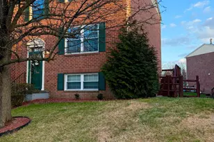 11 Beaver Pond Cir, Baltimore, MD 21234 - Photo 2