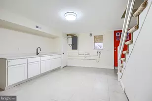 8049 Lansdale Rd, Baltimore, MD 21224 - Photo 34