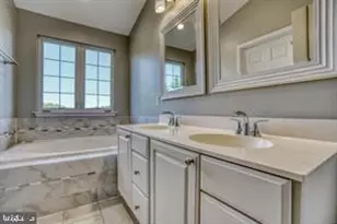 9852 Sherwood Farm Rd, Owings Mills, MD 21117 - Photo 8