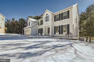 8 Sapphire Hill Ct, Baltimore, MD 21209 - Photo 2